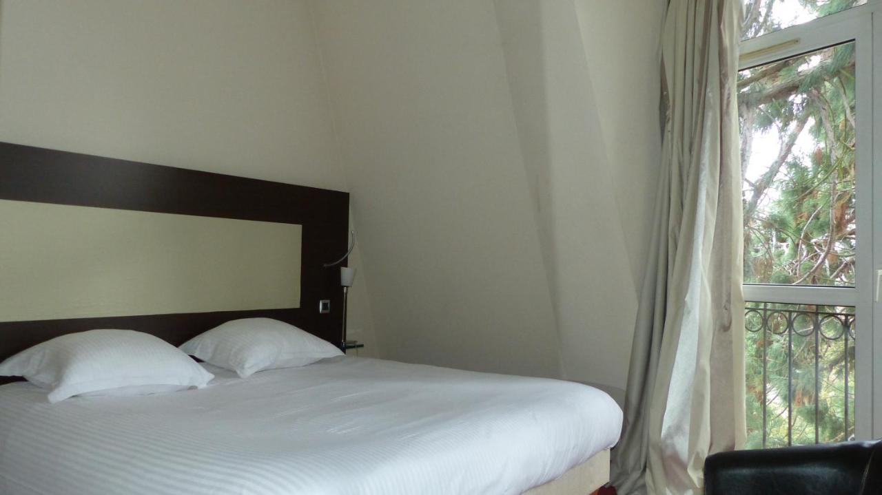 เลอ เอช - โฮเต็ล แอนด์ เรสเทอรองต์ Hotel บาร์ ภายนอก รูปภาพ