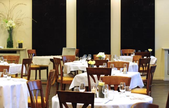 เลอ เอช - โฮเต็ล แอนด์ เรสเทอรองต์ Hotel บาร์ ภายนอก รูปภาพ